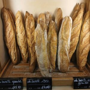 Pain fraîchement cuit dans notre boulangerie à Herrlisheim-près-Colmar- boulagerie Fréderic Marchand